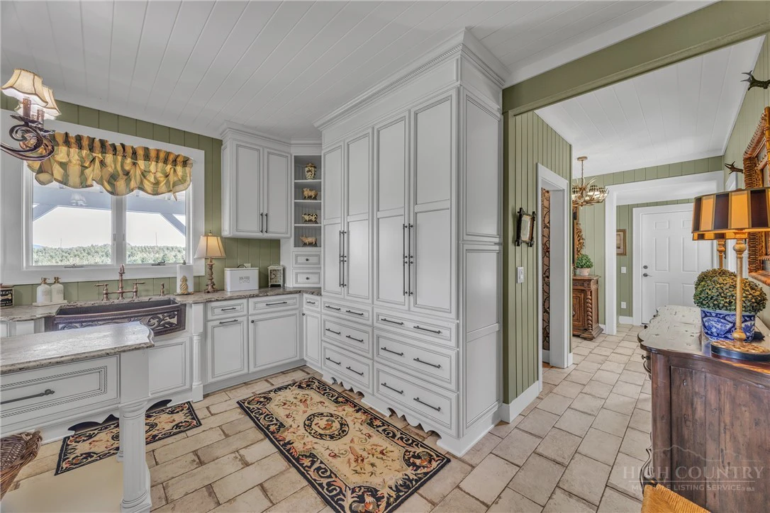 Image number 20 for the current listing