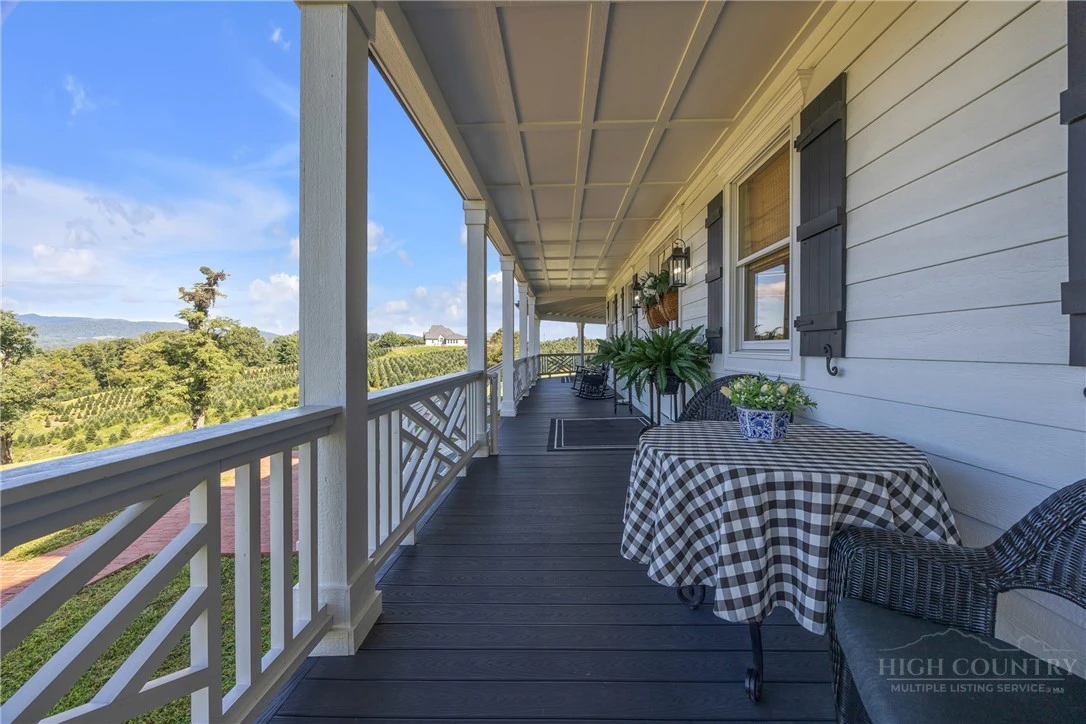 Image number 7 for the current listing