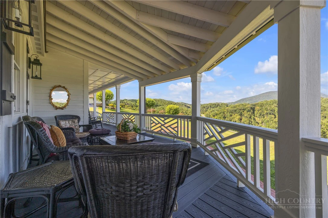 Image number 8 for the current listing