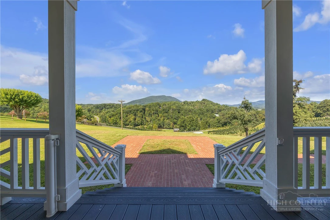 Image number 9 for the current listing