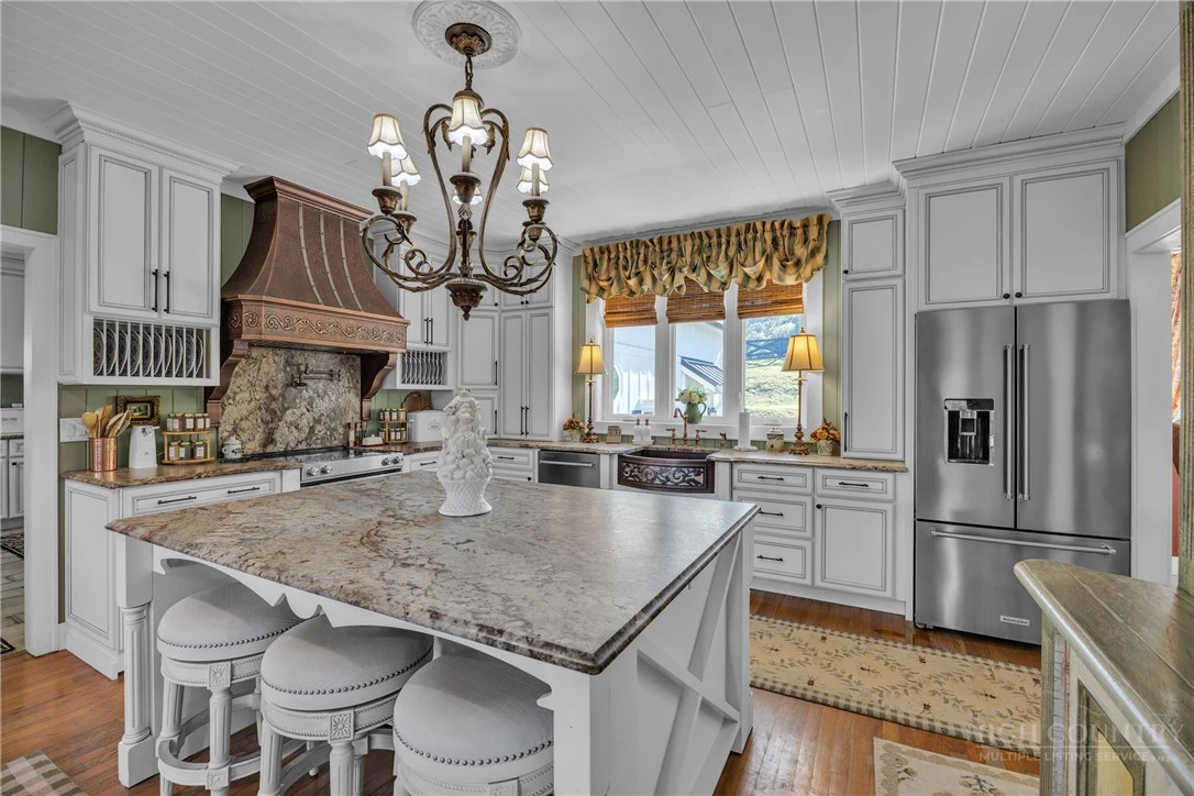 Image number 12 for the current listing