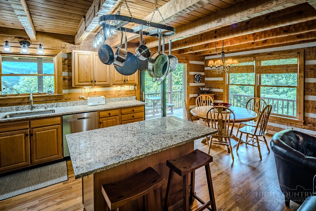 Image number 14 for the current listing
