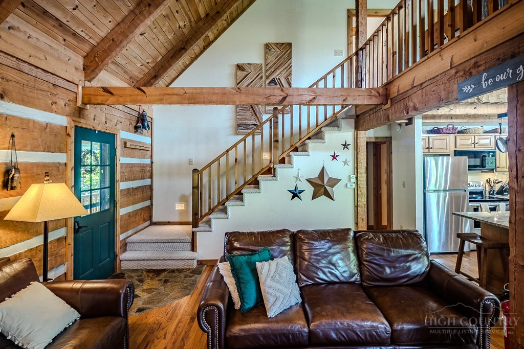 Image number 7 for the current listing