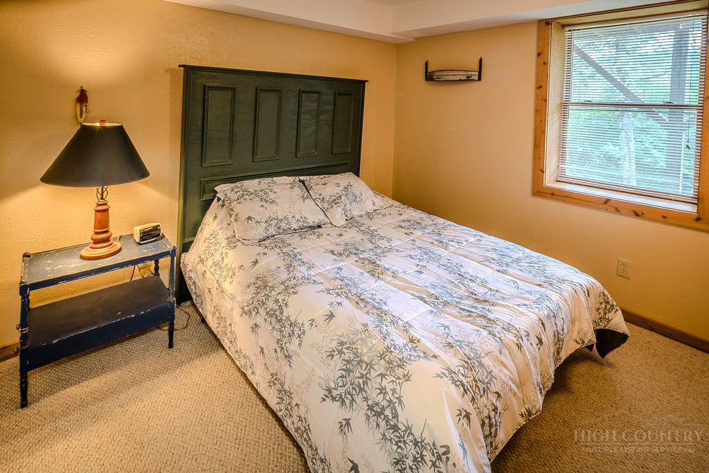 Image number 30 for the current listing