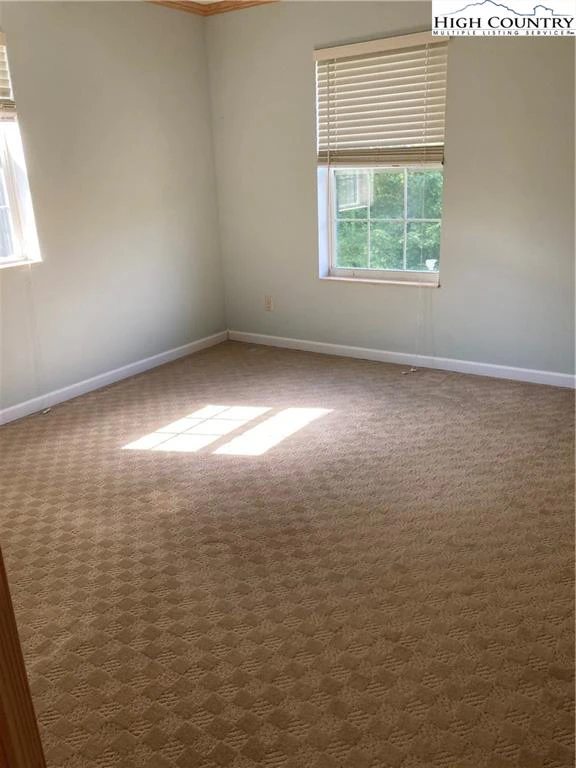 Image number 7 for the current listing