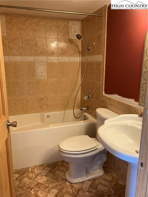 Image number 6 for the current listing