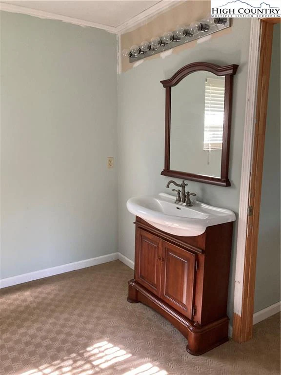 Image number 5 for the current listing