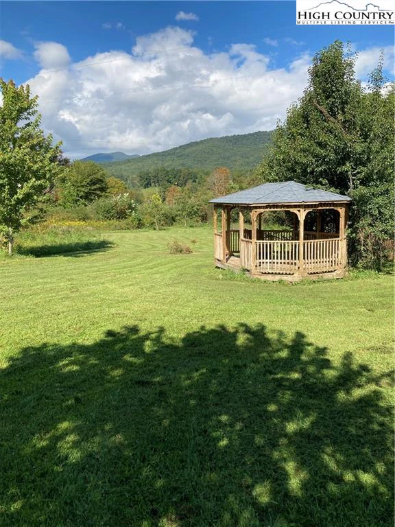 Image number 18 for the current listing