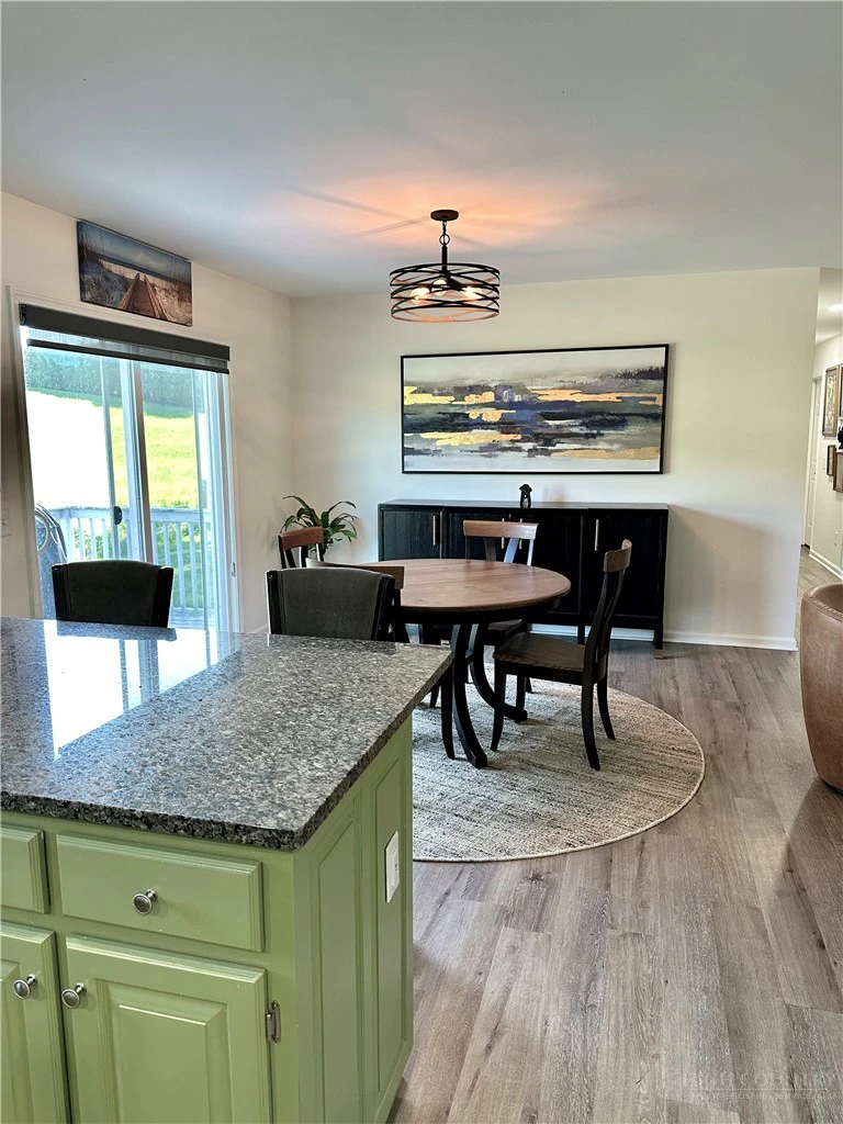 Image number 18 for the current listing
