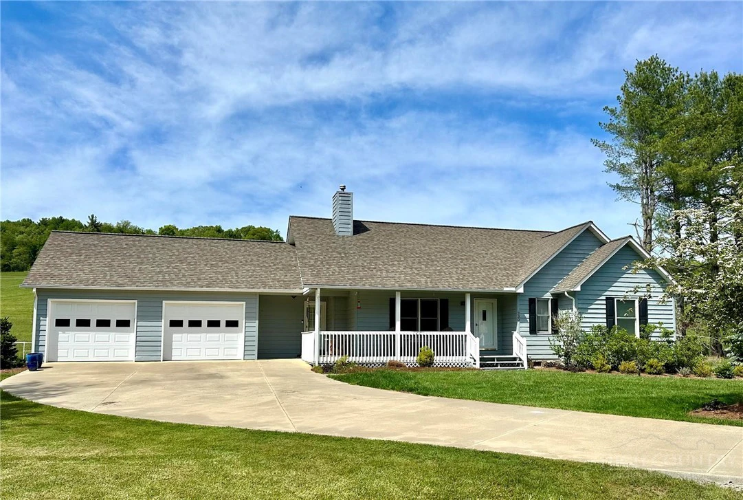Image number 1 for the current listing
