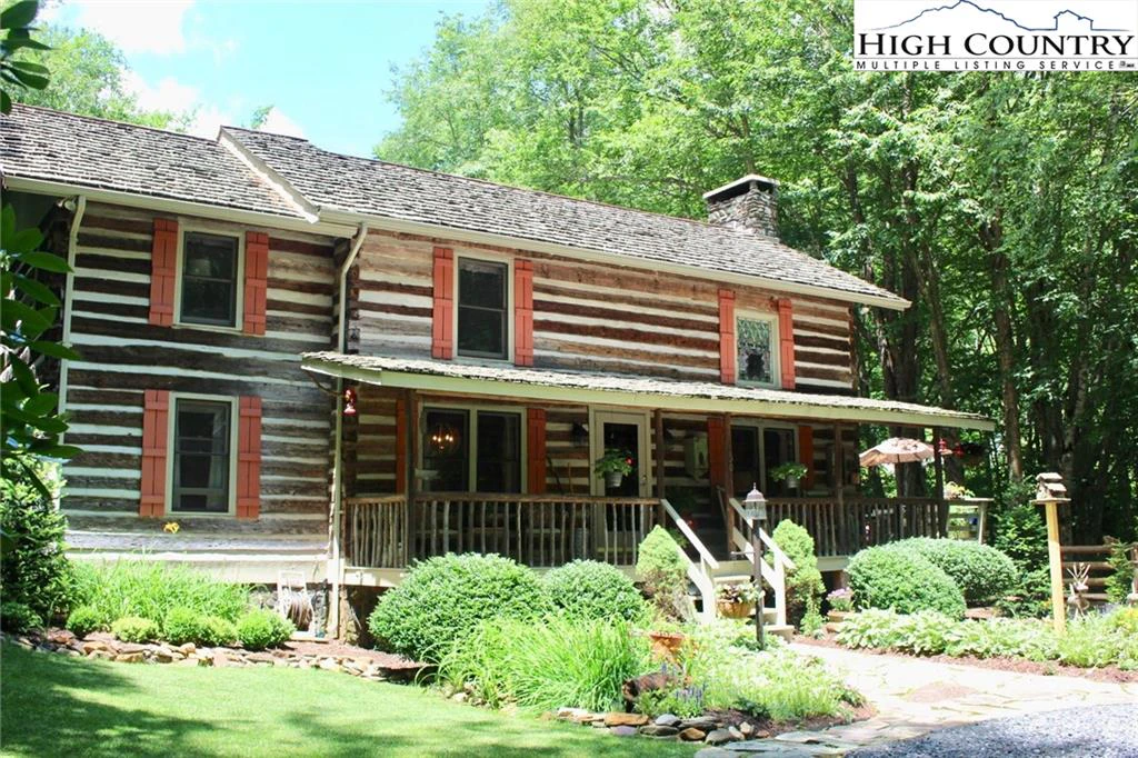 Image number 1 for the current listing