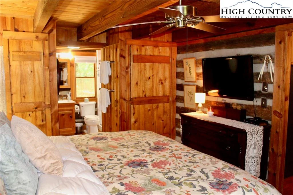 Image number 11 for the current listing