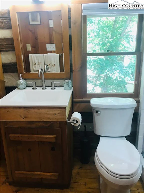 Image number 18 for the current listing