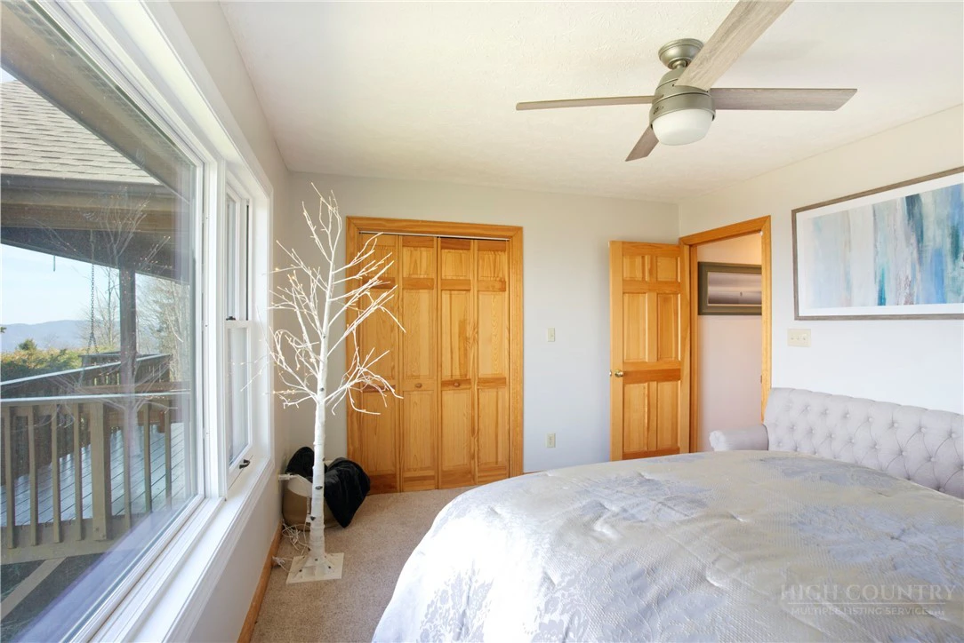 Image number 7 for the current listing