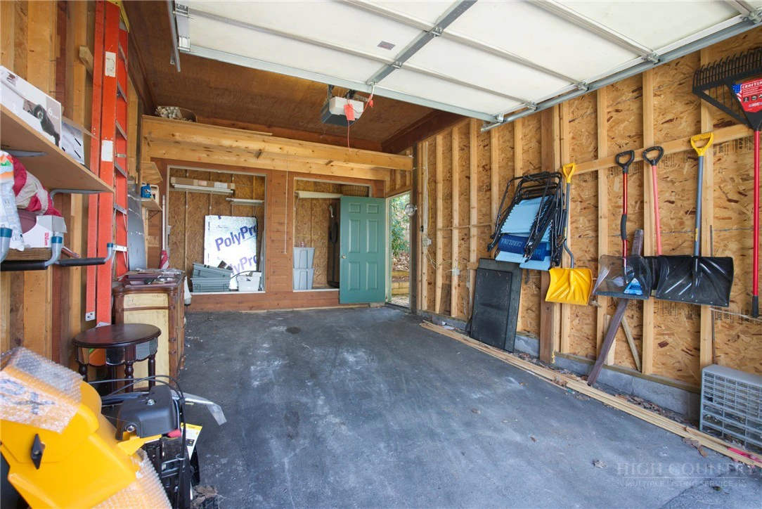Image number 15 for the current listing