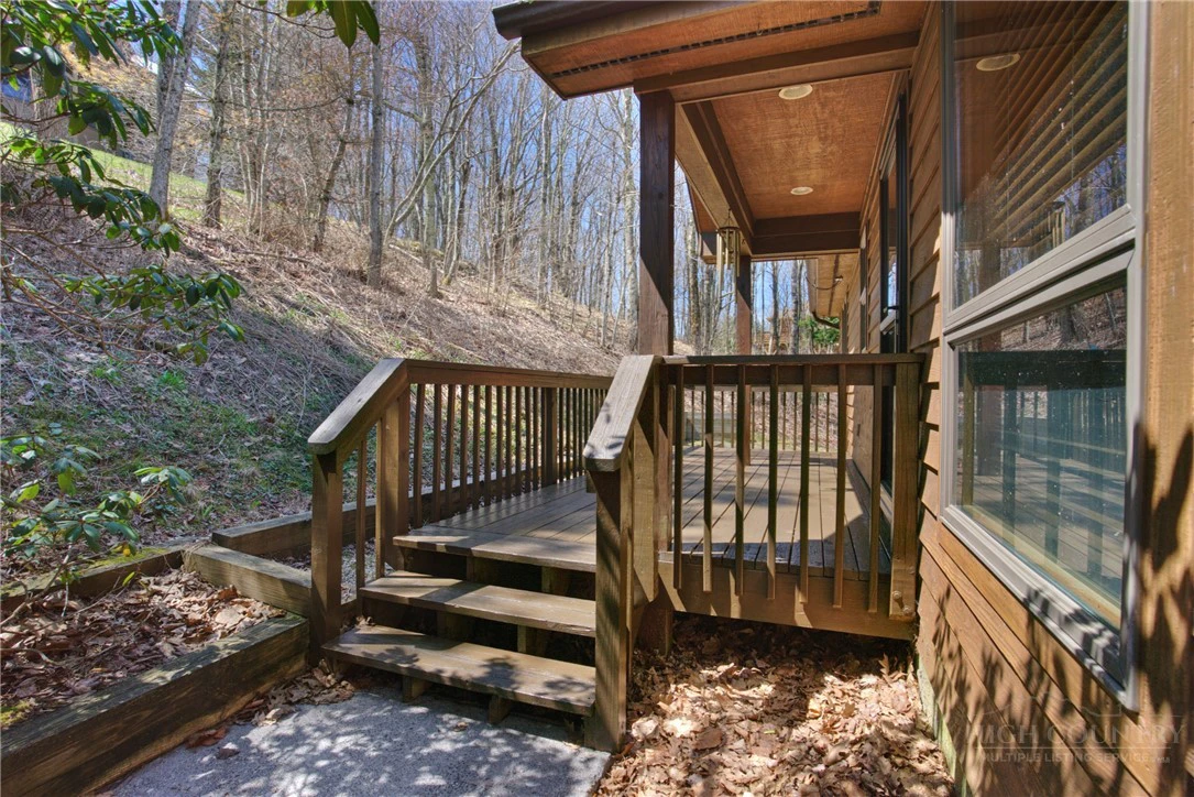 Image number 12 for the current listing