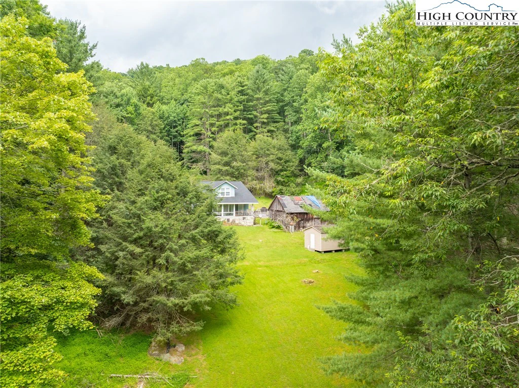 Image number 17 for the current listing