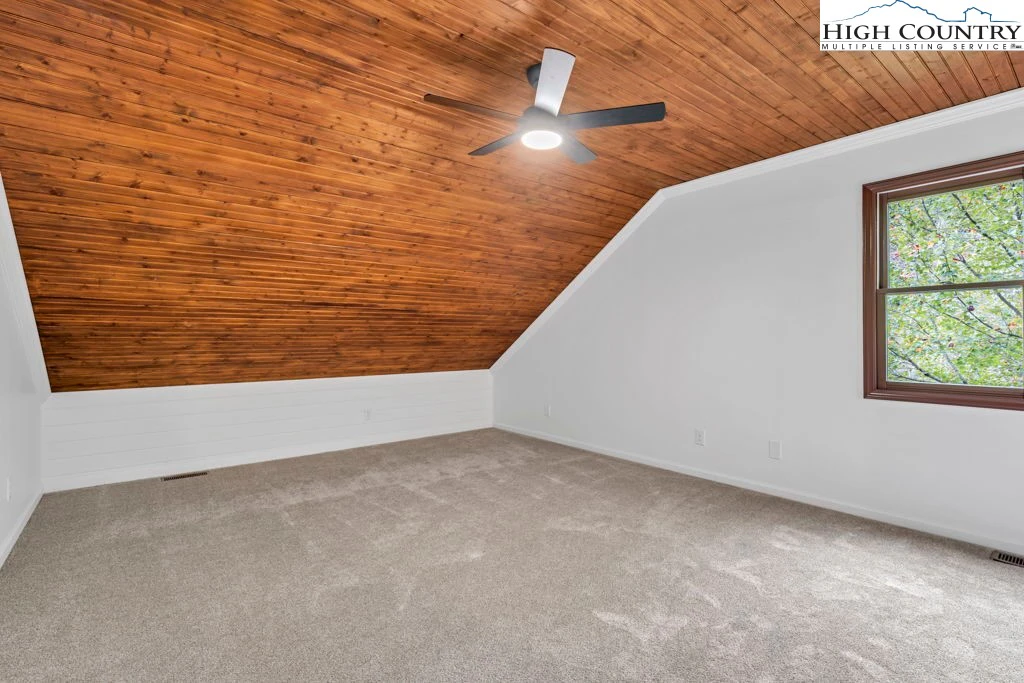 Image number 3 for the current listing