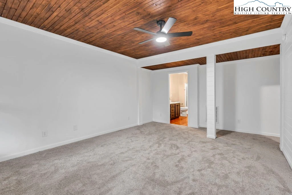 Image number 13 for the current listing