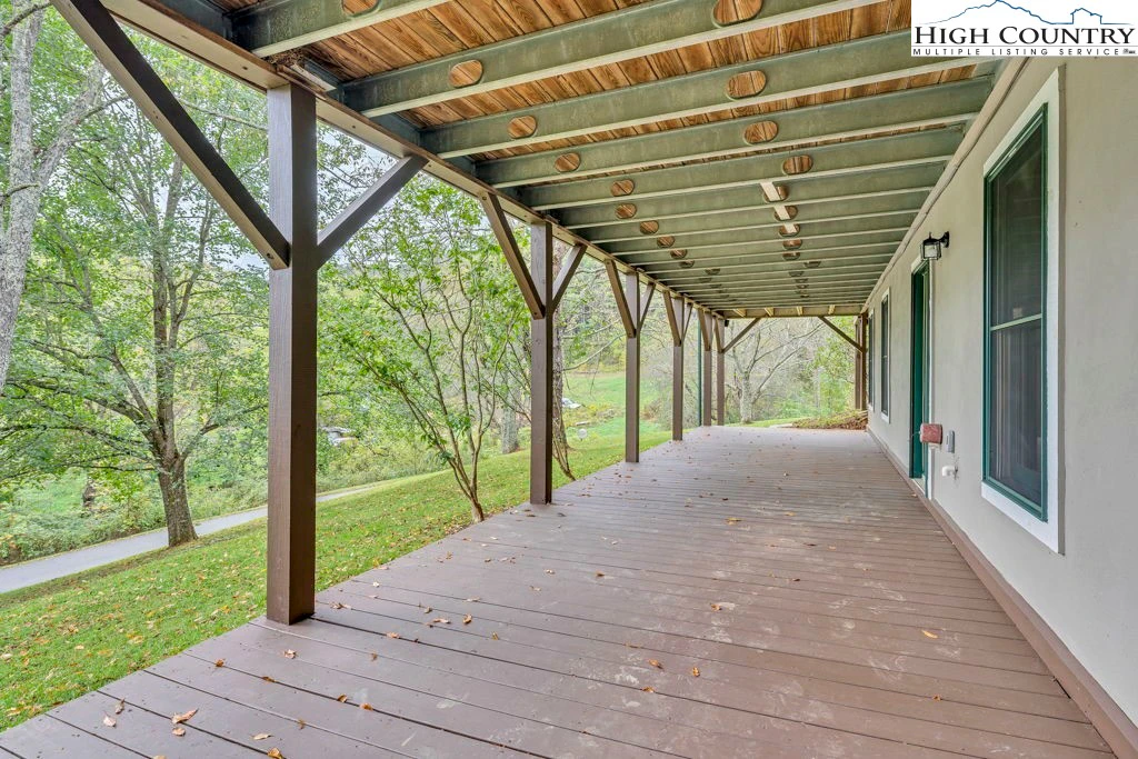 Image number 18 for the current listing
