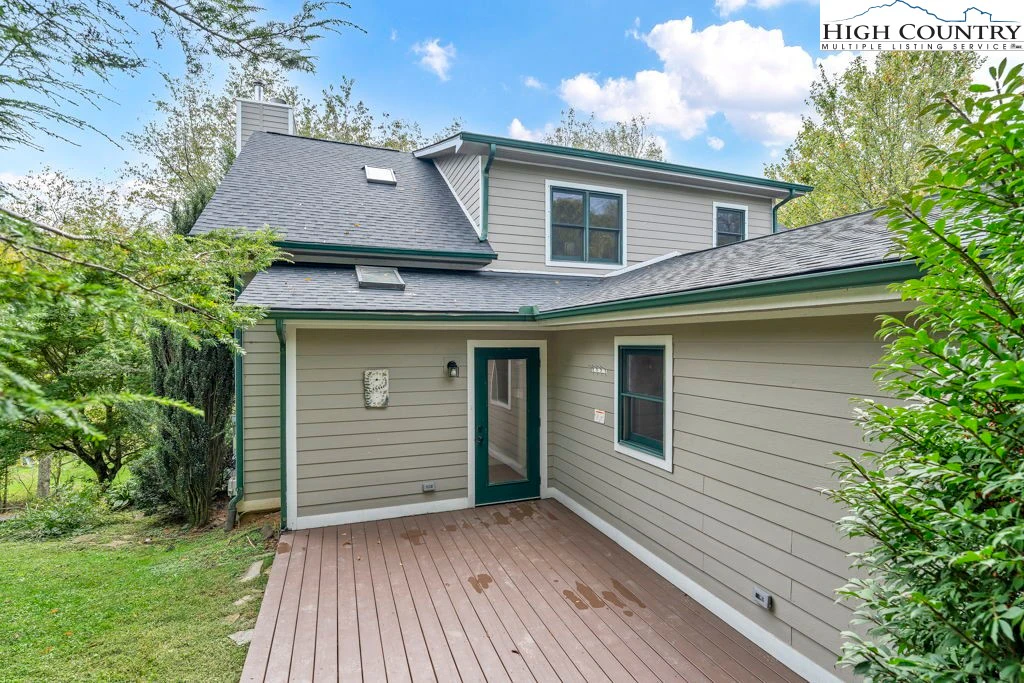 Image number 21 for the current listing