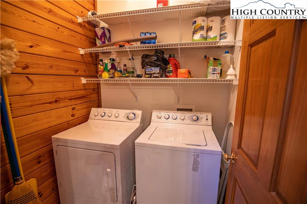 Image number 3 for the current listing