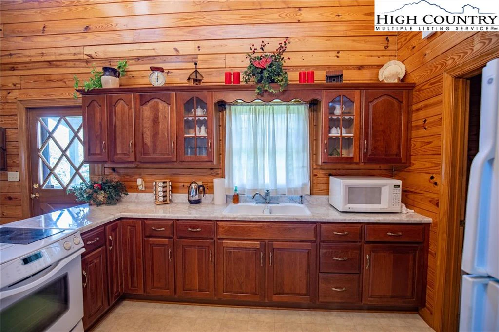 Image number 5 for the current listing