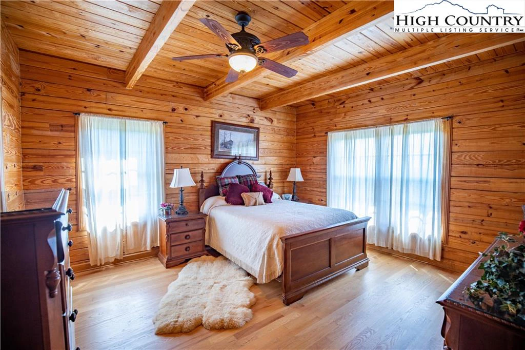 Image number 7 for the current listing