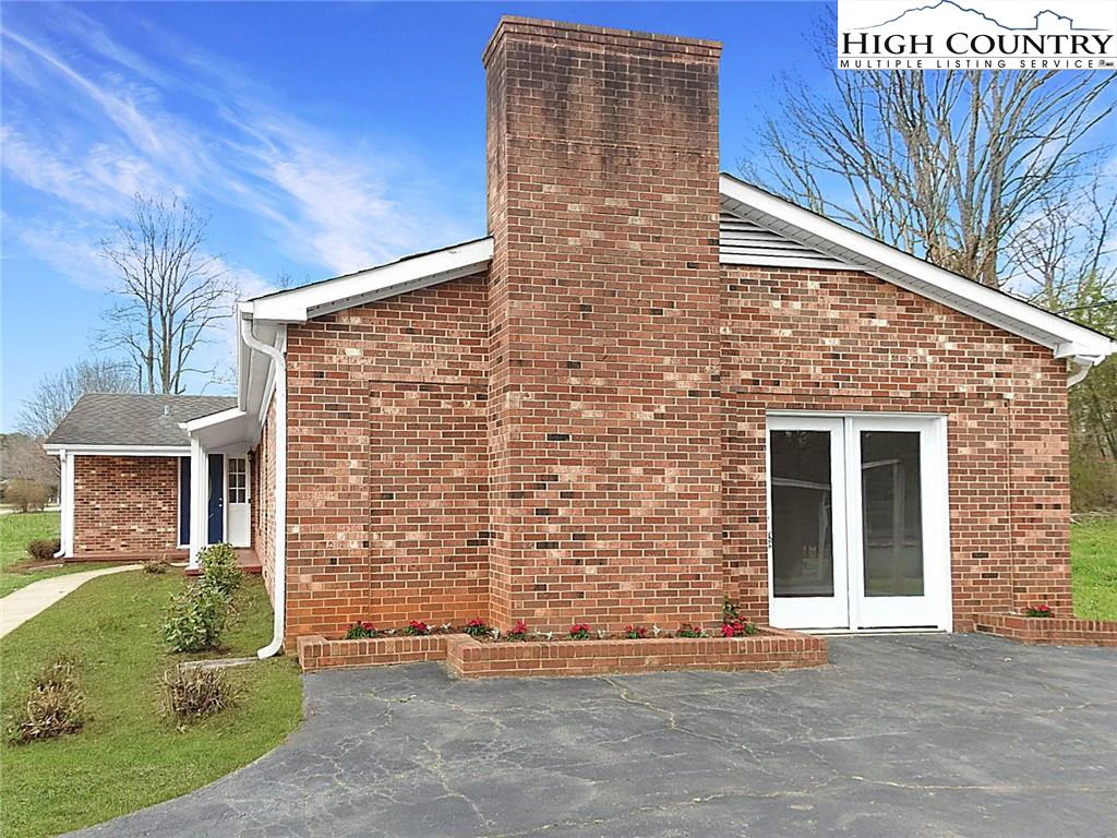 Image number 10 for the current listing