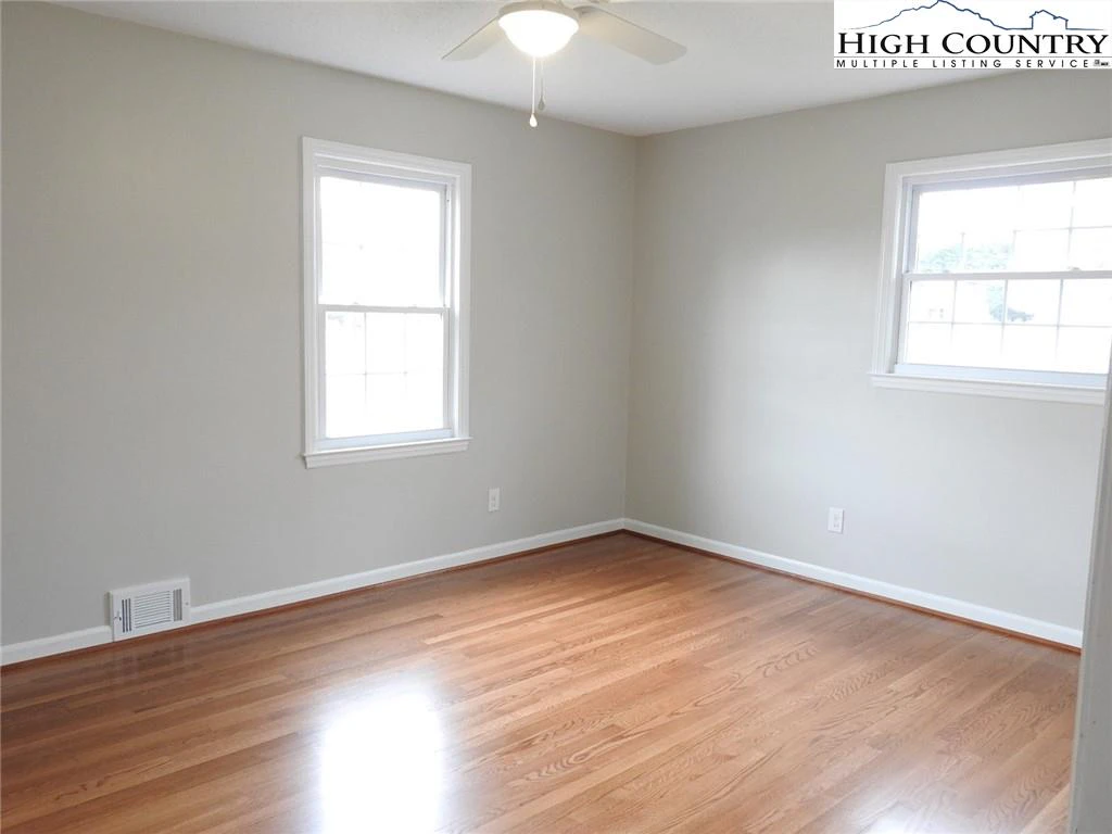 Image number 6 for the current listing