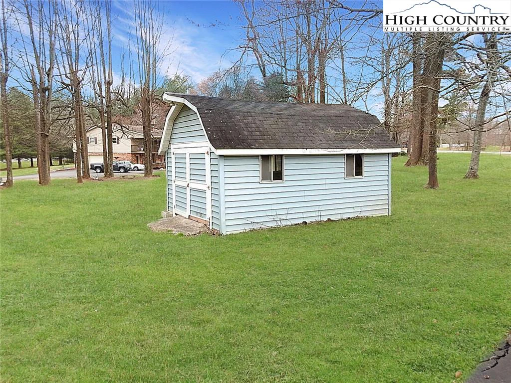 Image number 4 for the current listing