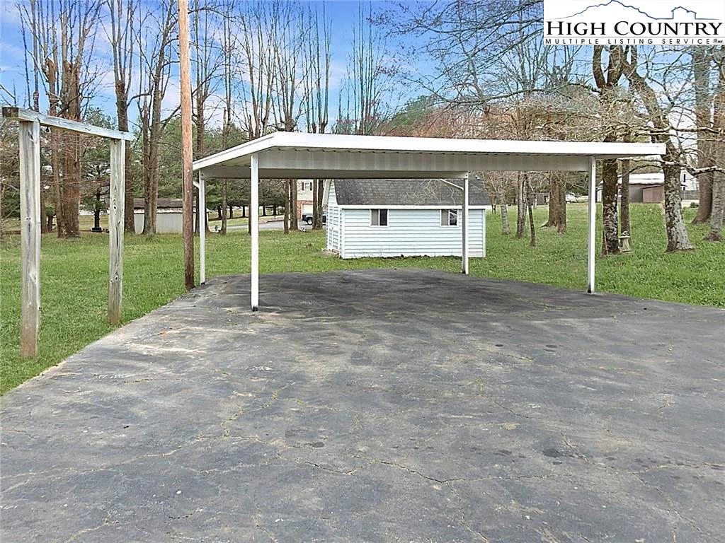 Image number 3 for the current listing