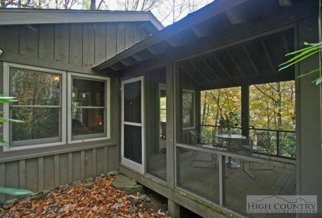 Image number 15 for the current listing