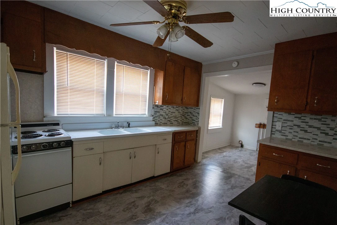Image number 5 for the current listing
