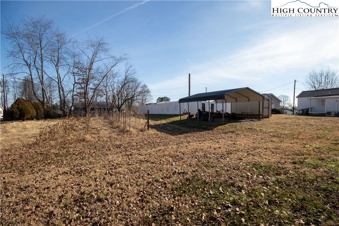 Image number 14 for the current listing