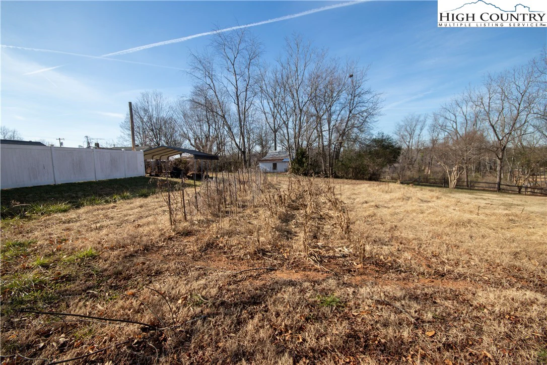 Image number 16 for the current listing