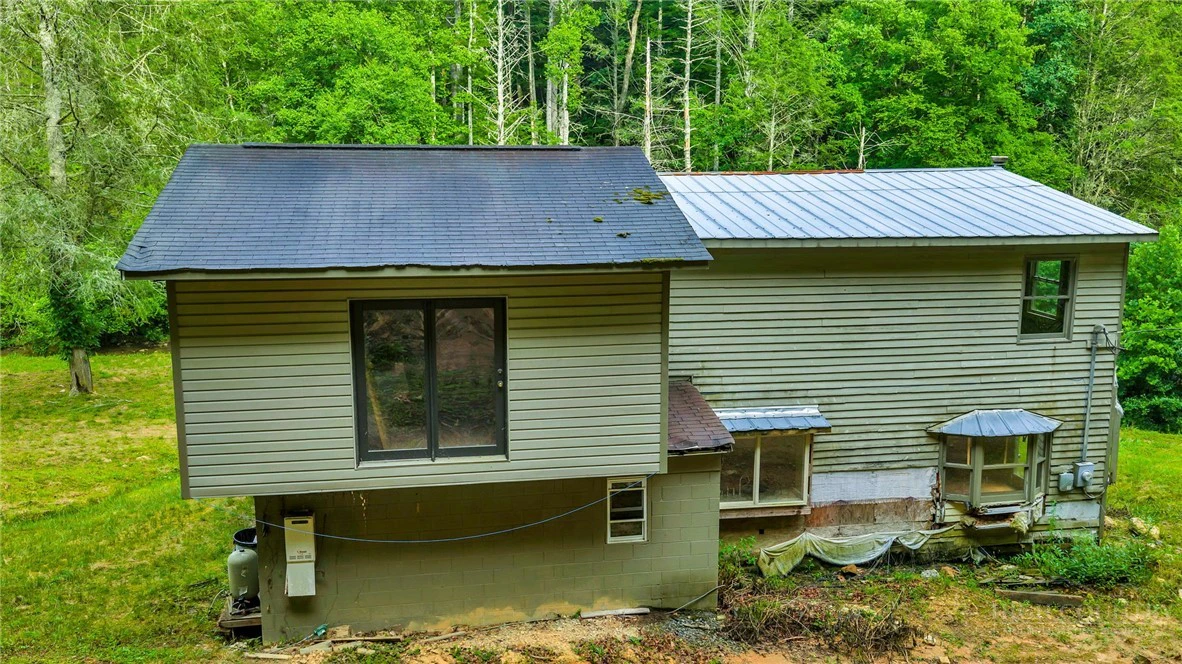 Image number 14 for the current listing