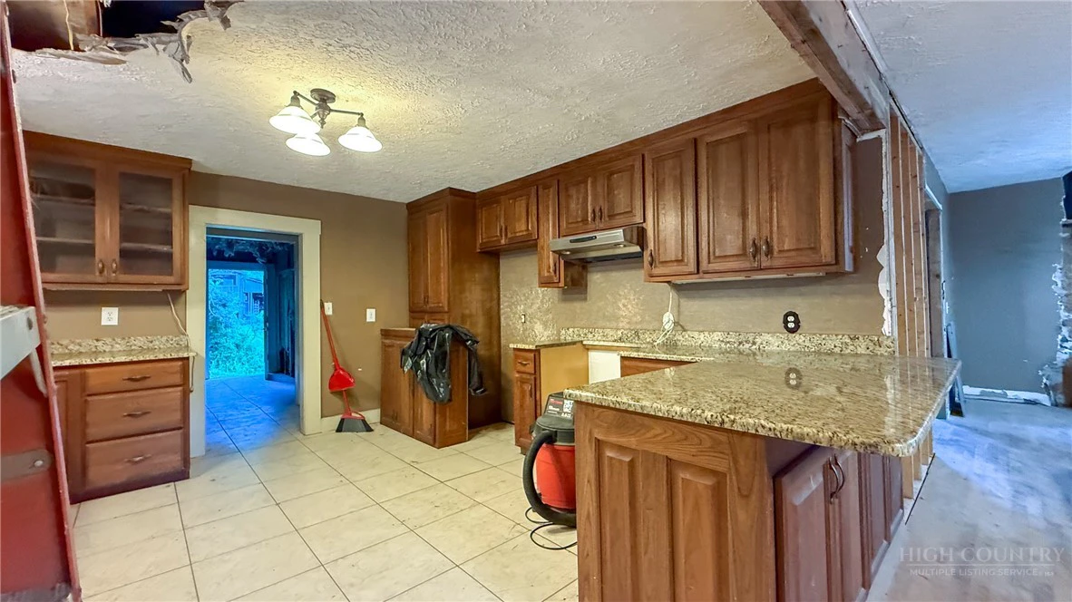 Image number 6 for the current listing