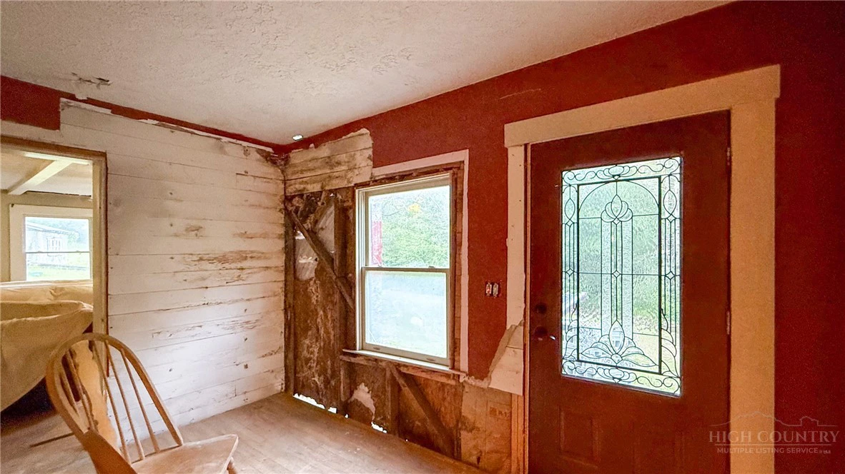 Image number 18 for the current listing