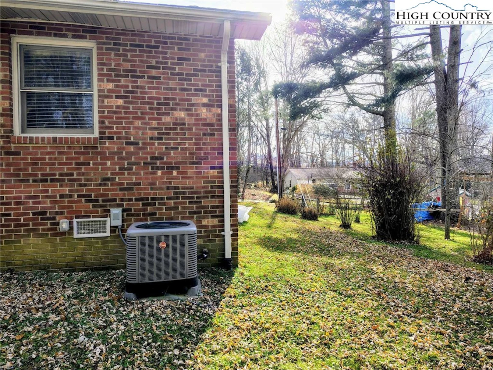 Image number 21 for the current listing
