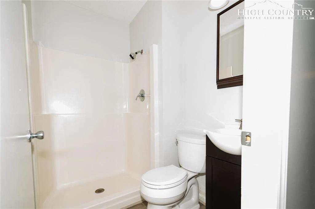 Image number 20 for the current listing