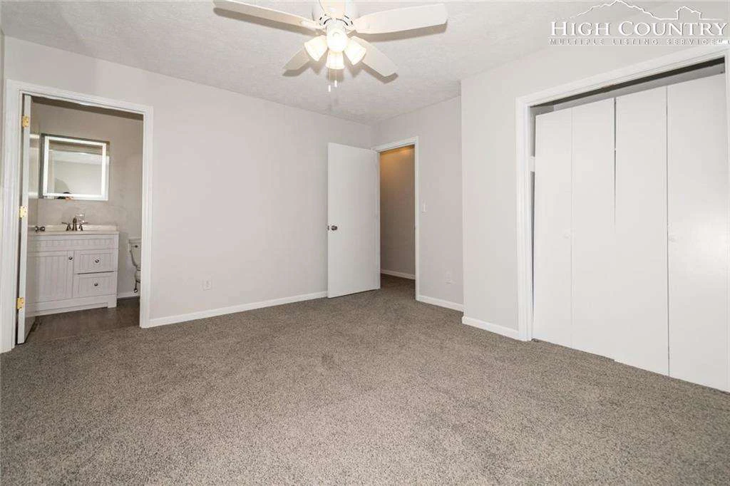 Image number 17 for the current listing