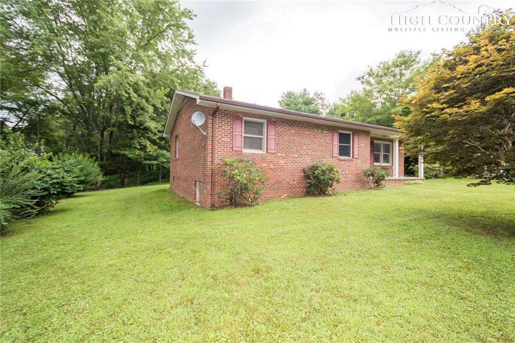 Image number 11 for the current listing