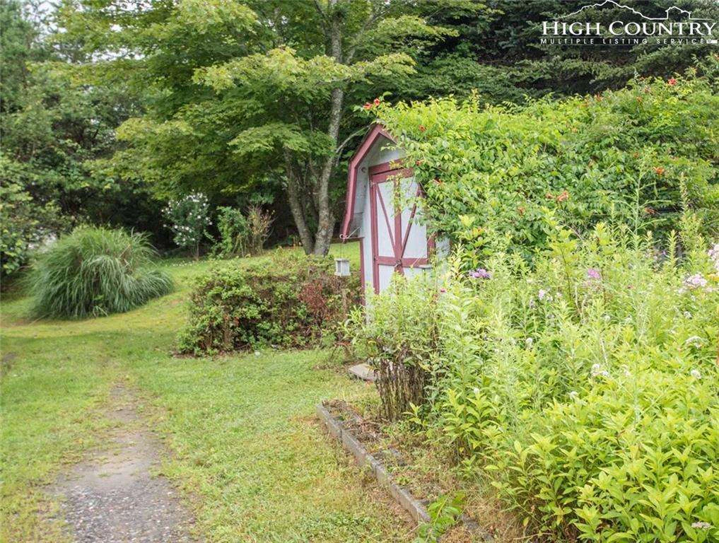 Image number 4 for the current listing