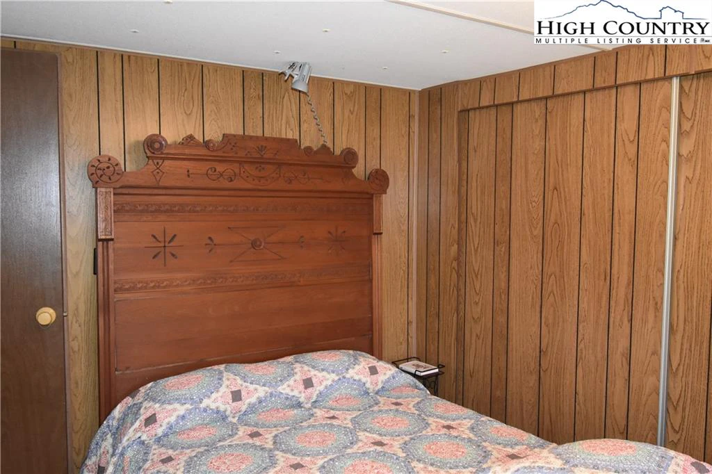 Image number 4 for the current listing