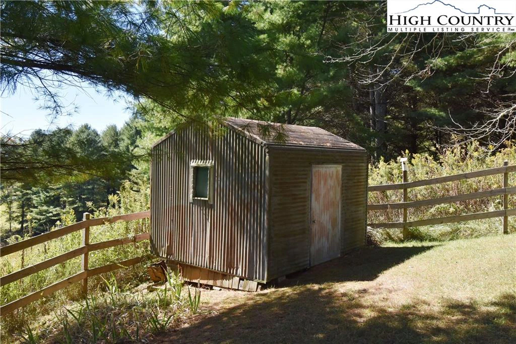 Image number 6 for the current listing