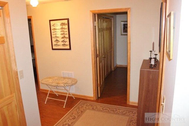 Image number 14 for the current listing