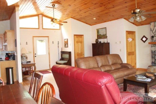 Image number 10 for the current listing