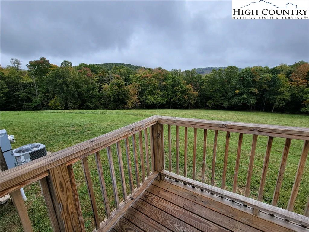 Image number 13 for the current listing