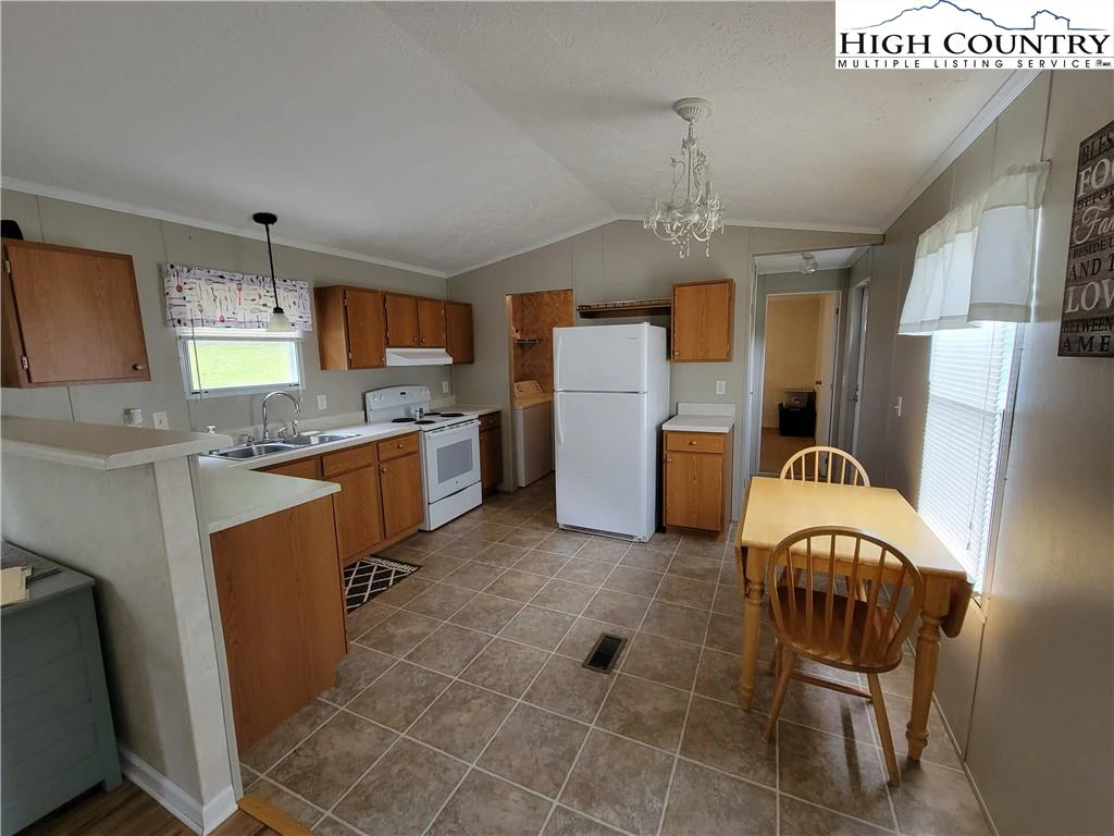 Image number 5 for the current listing
